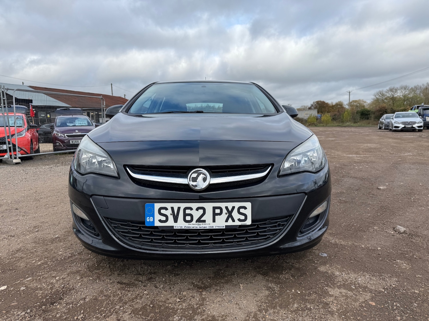 Used Vauxhall Astra 2012 for sale - 76478048: Photo 2