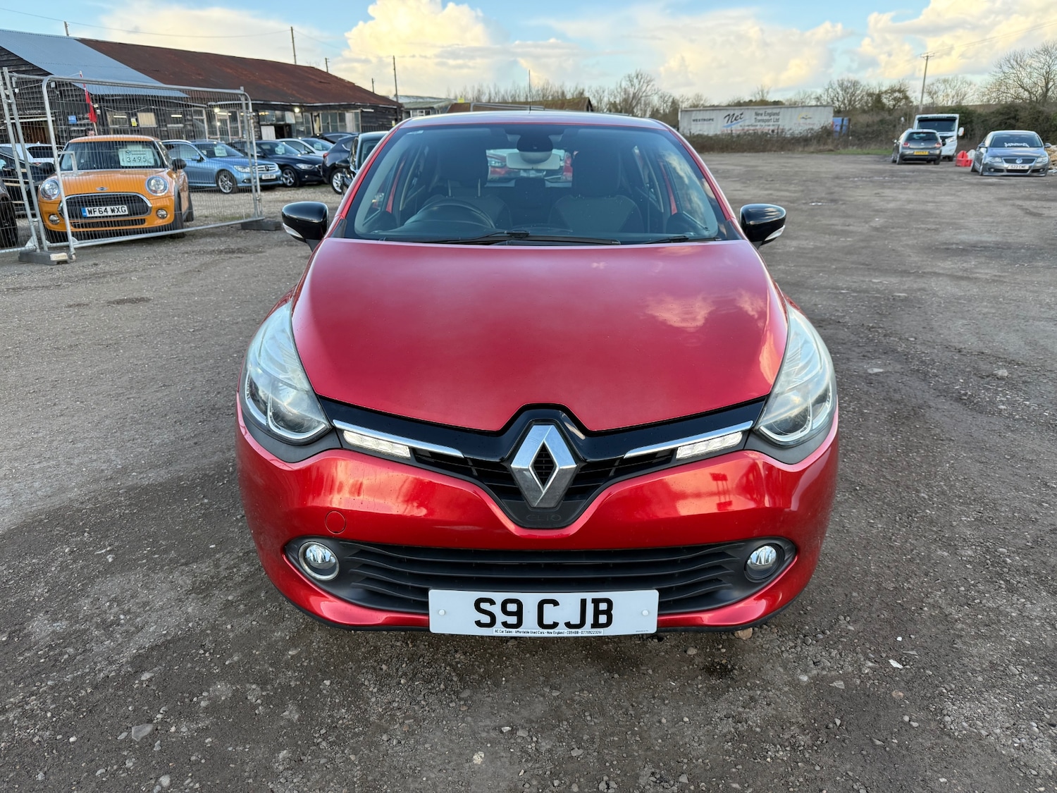 Used Renault Clio 2015 for sale - 78038459: Photo 2