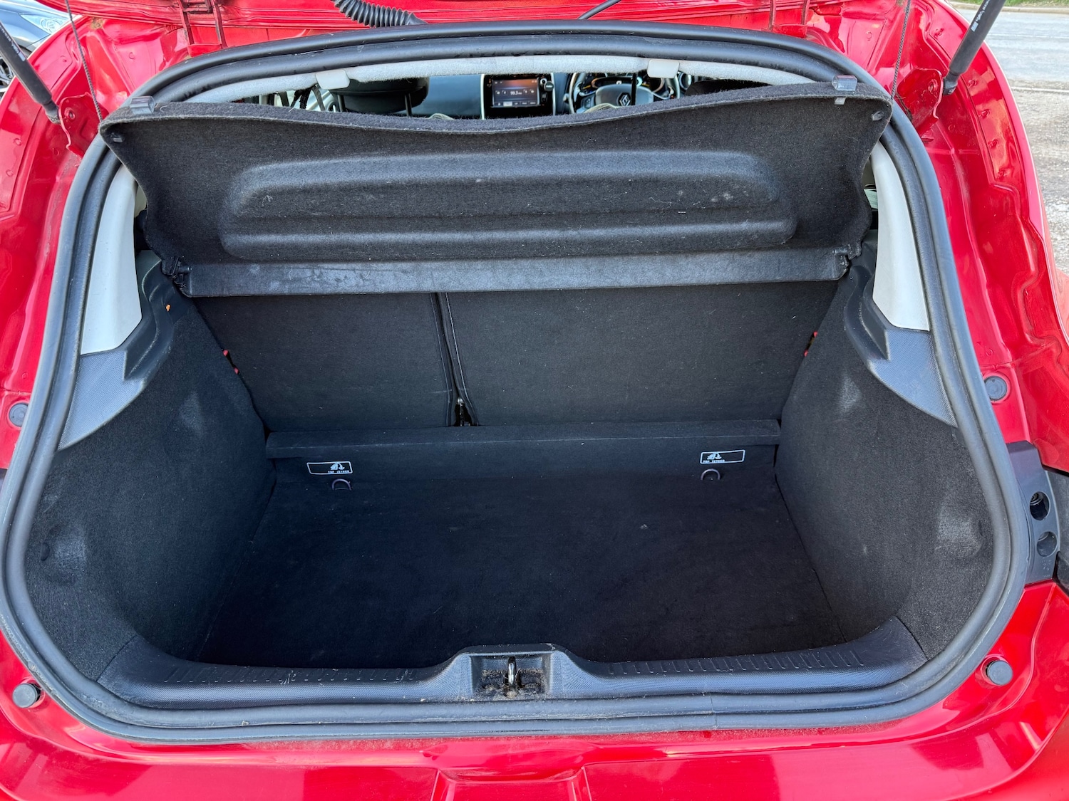 Used Renault Clio 2015 for sale - 78038459: Photo 8