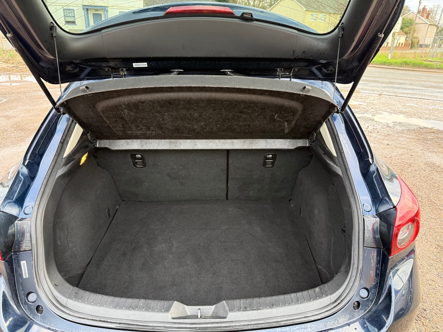 Used Mazda Mazda3 2016 for sale - 77679577: Photo 9