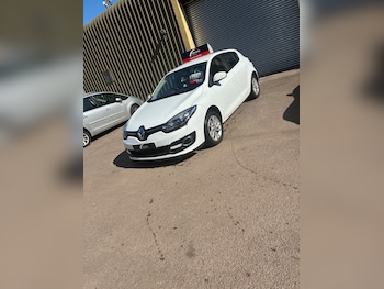 Used Renault Megane 2014 for sale - 76070664: Photo