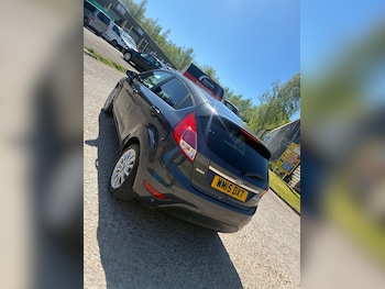 Used Ford Fiesta 2015 for sale - 78422396: Photo