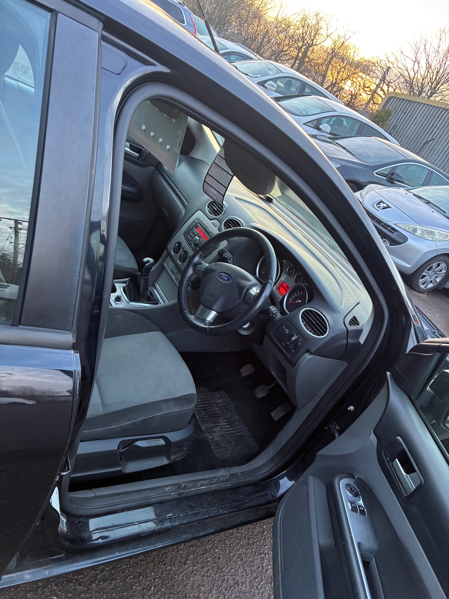 Used Ford Focus 2010 for sale - 77127602: Photo 12