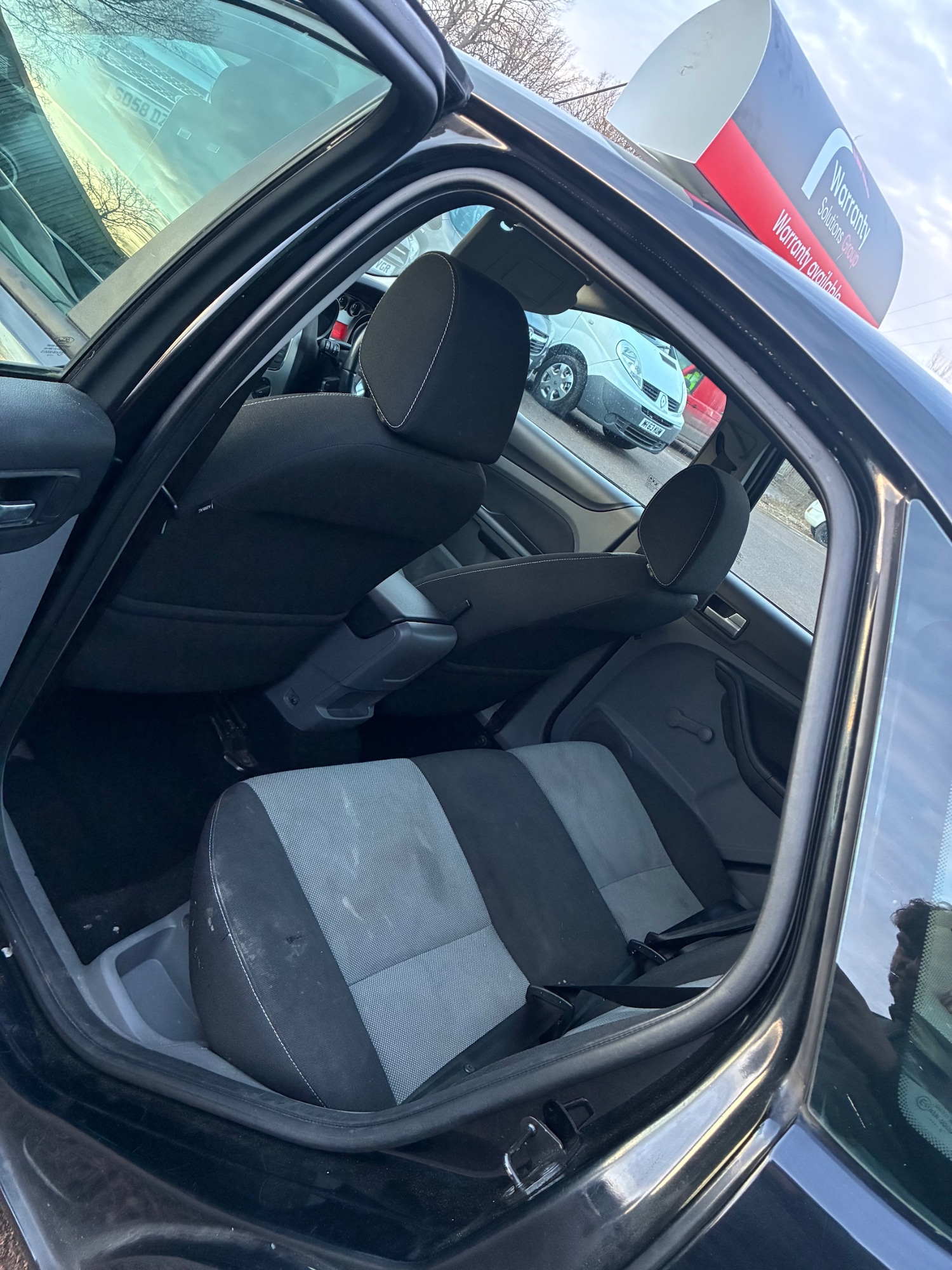 Used Ford Focus 2010 for sale - 77127602: Photo 14