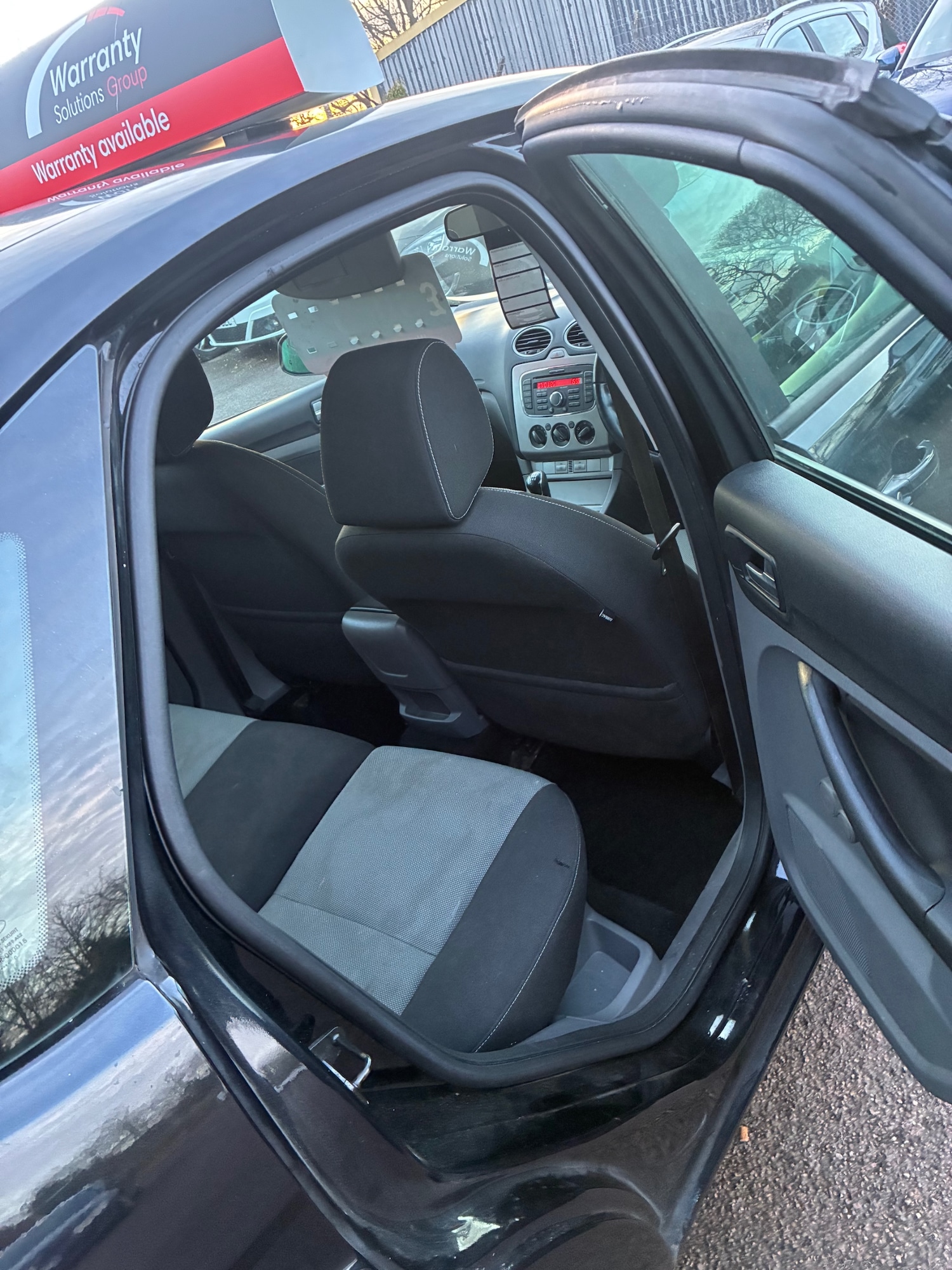 Used Ford Focus 2010 for sale - 77127602: Photo 15