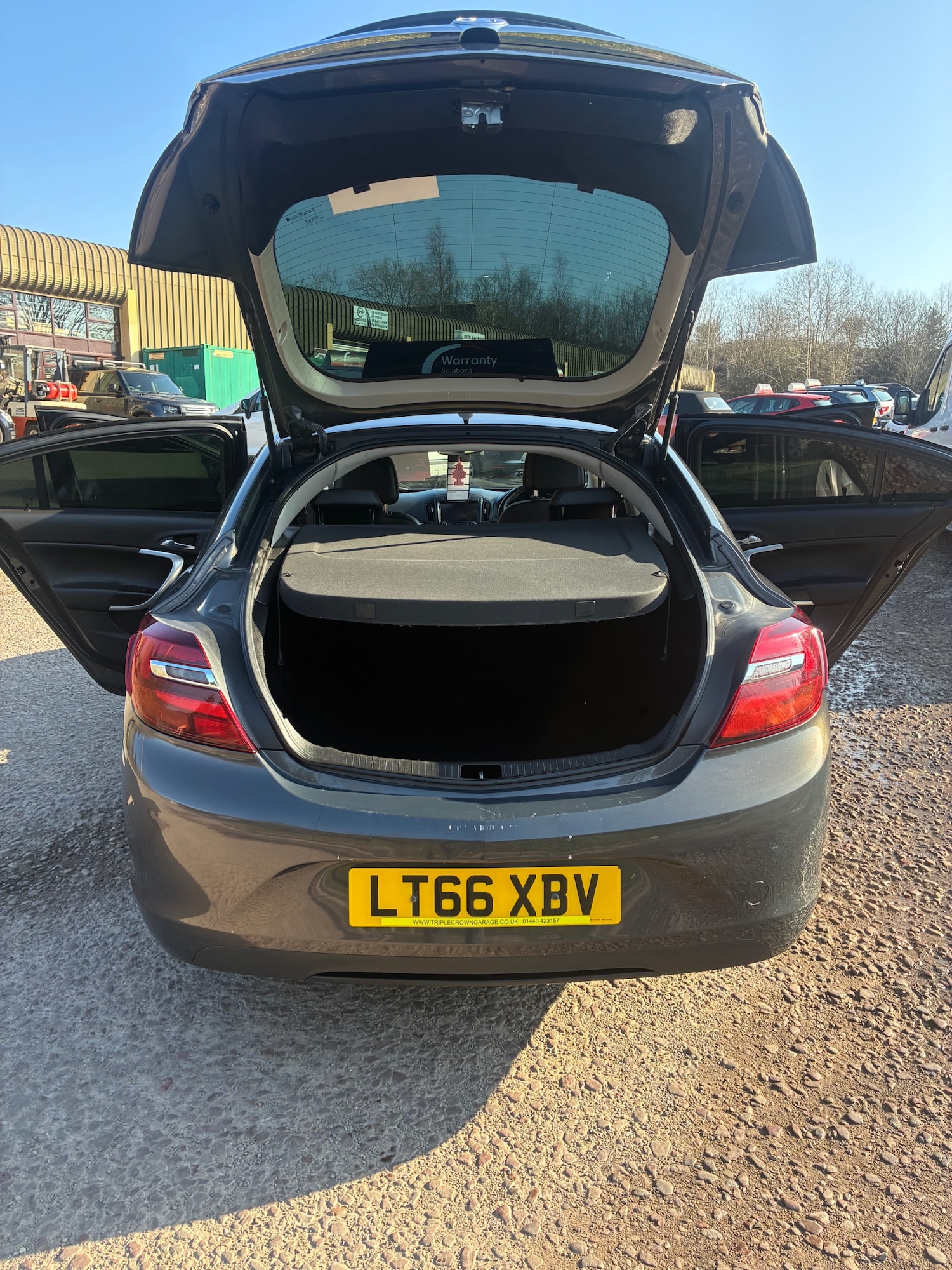 Used Vauxhall Insignia 2016 for sale - 77745907: Photo 5