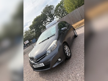 Used Toyota Yaris 2013 for sale - 79407761: Photo