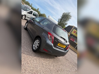 Used Toyota Yaris 2013 for sale - 79407761: Photo