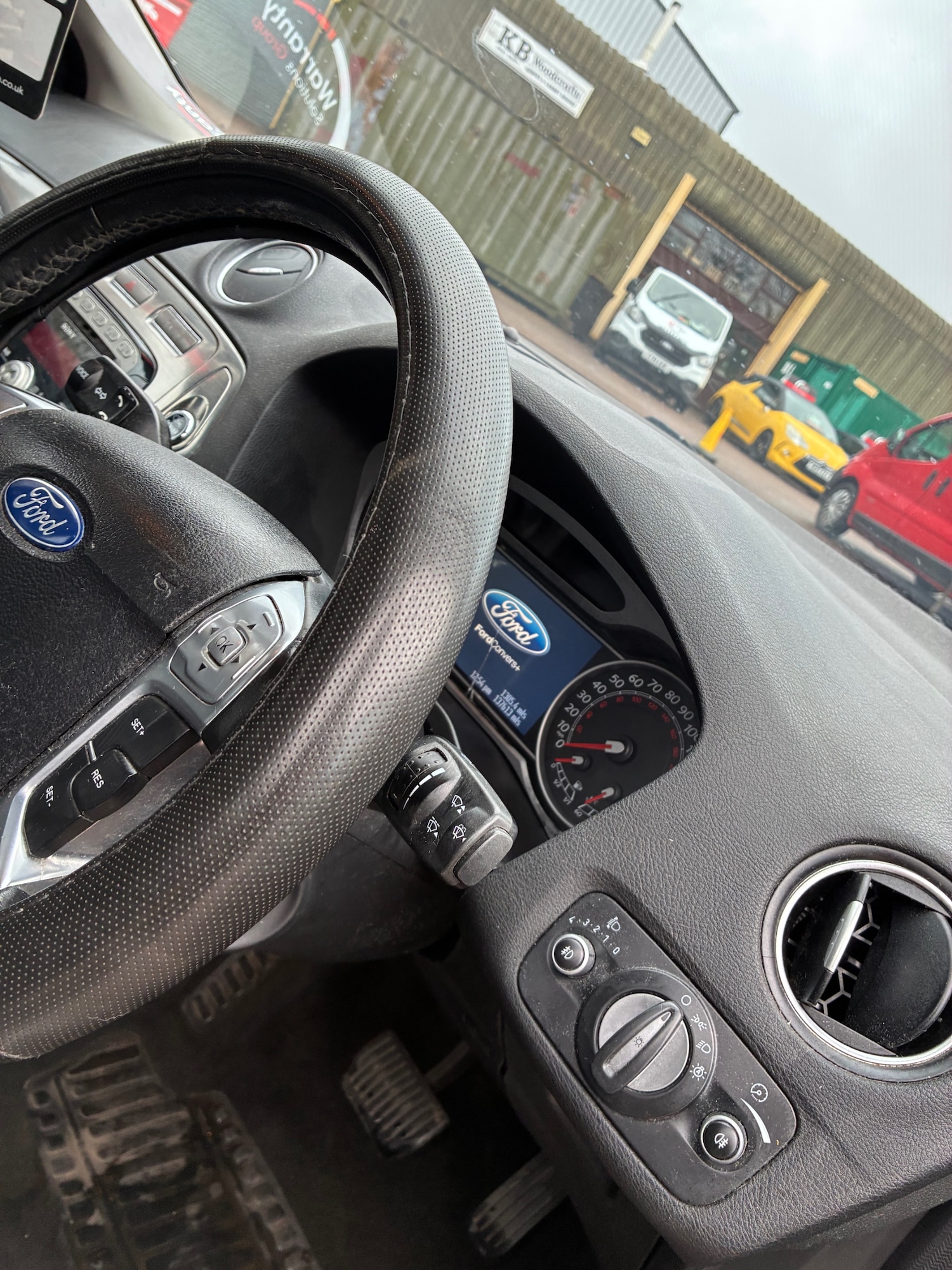 Used Ford Mondeo 2011 for sale - 77283376: Photo 11