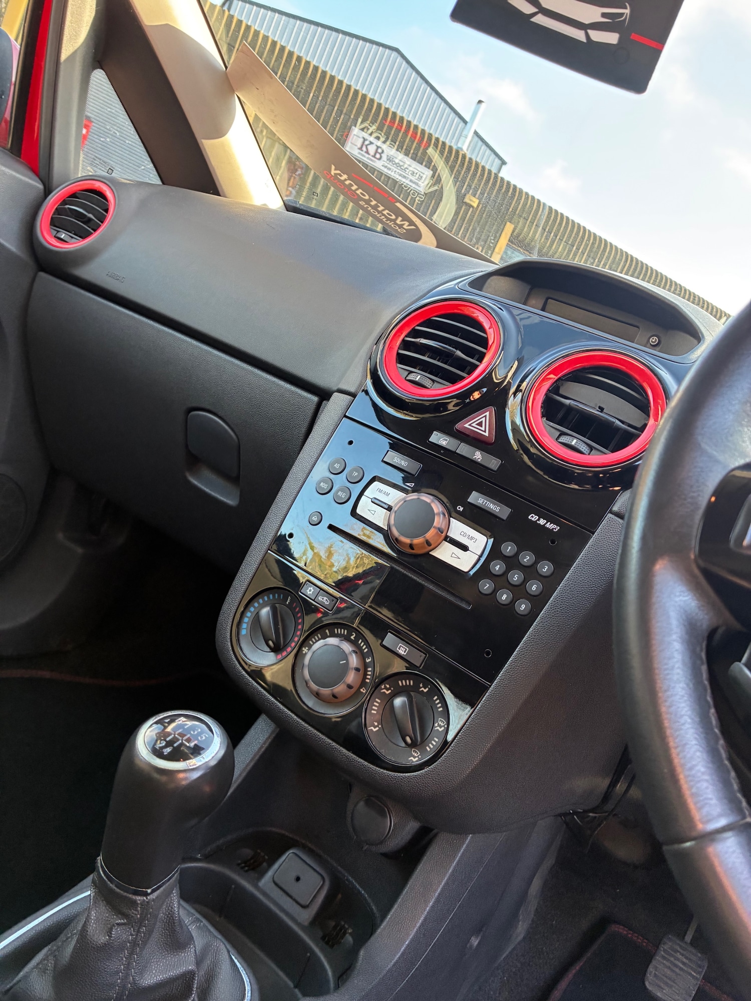 Used Vauxhall Corsa 2011 for sale - 77160141: Photo 8