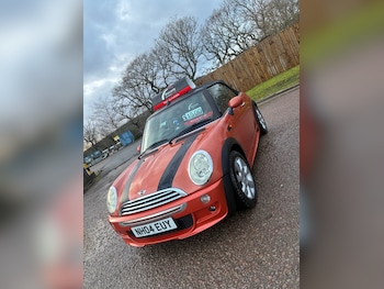 Used MINI Convertible 2004 for sale - 77620301: Photo