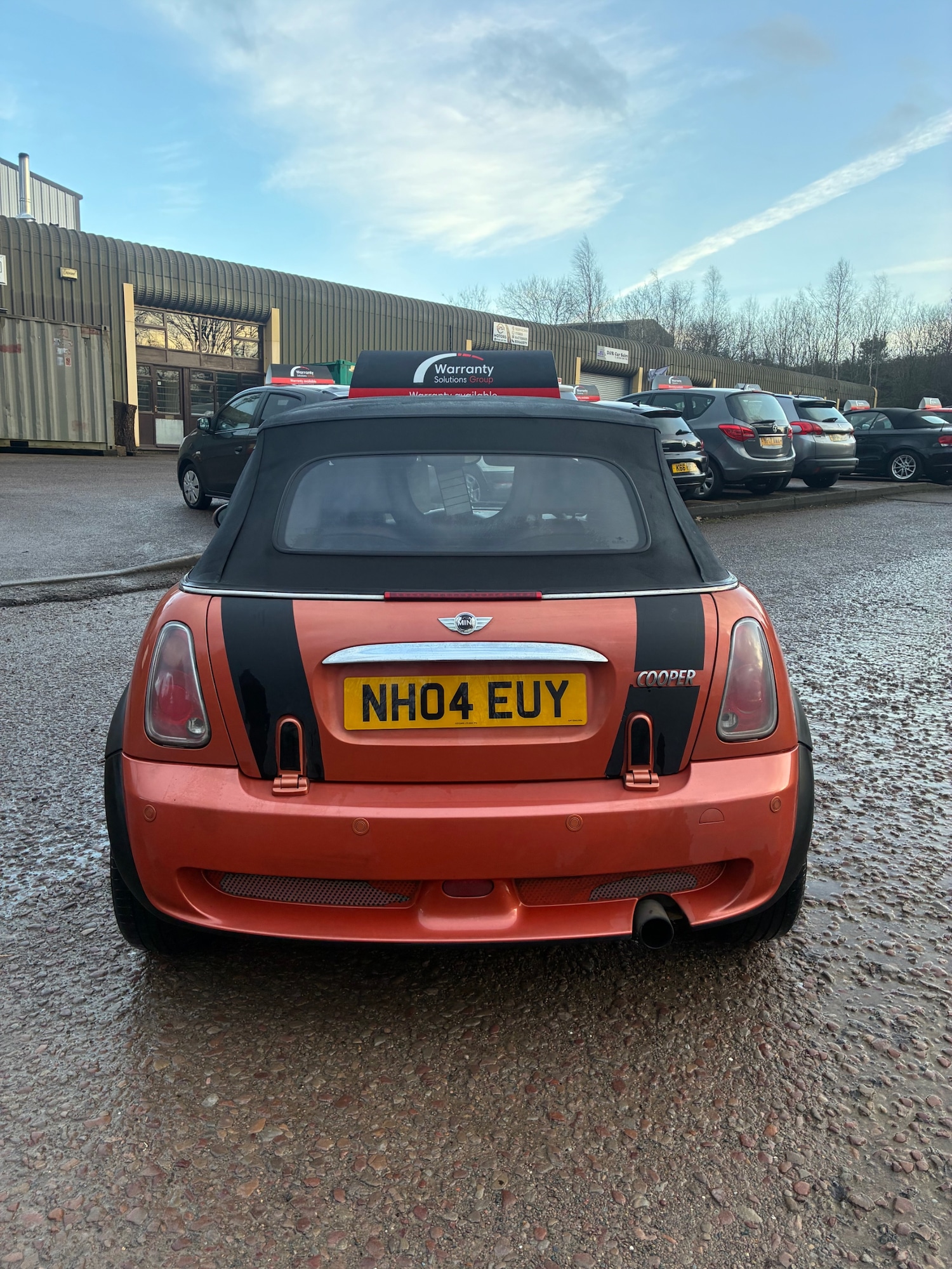 Used MINI Convertible 2004 for sale - 77620301: Photo 5