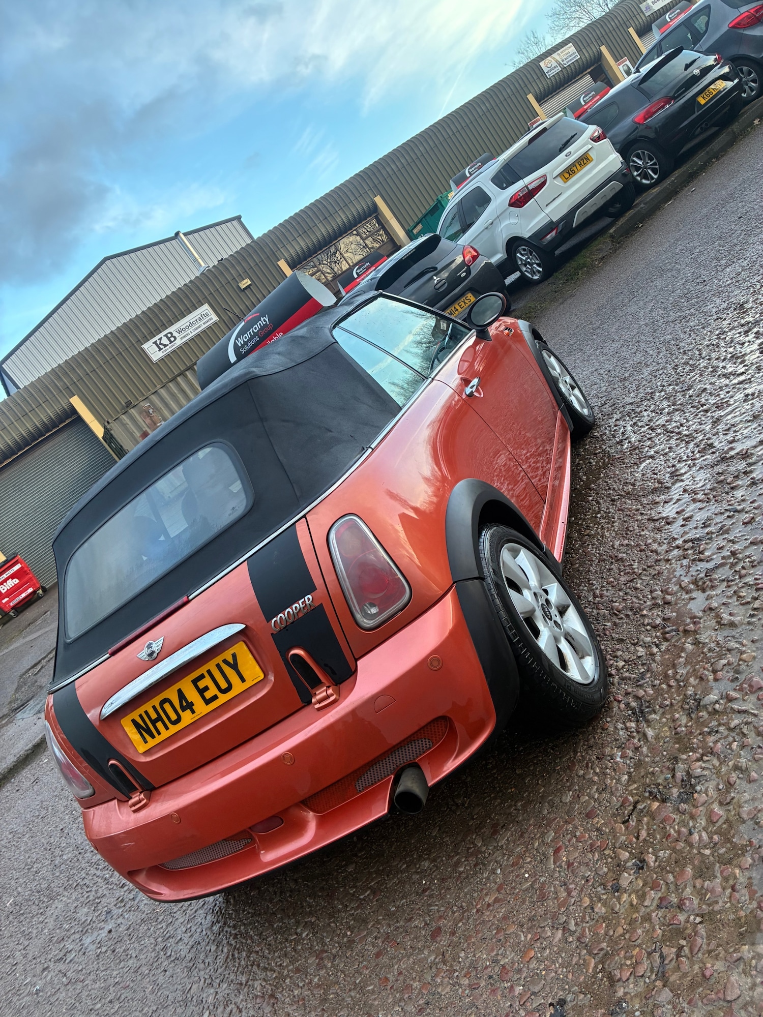 Used MINI Convertible 2004 for sale - 77620301: Photo 6