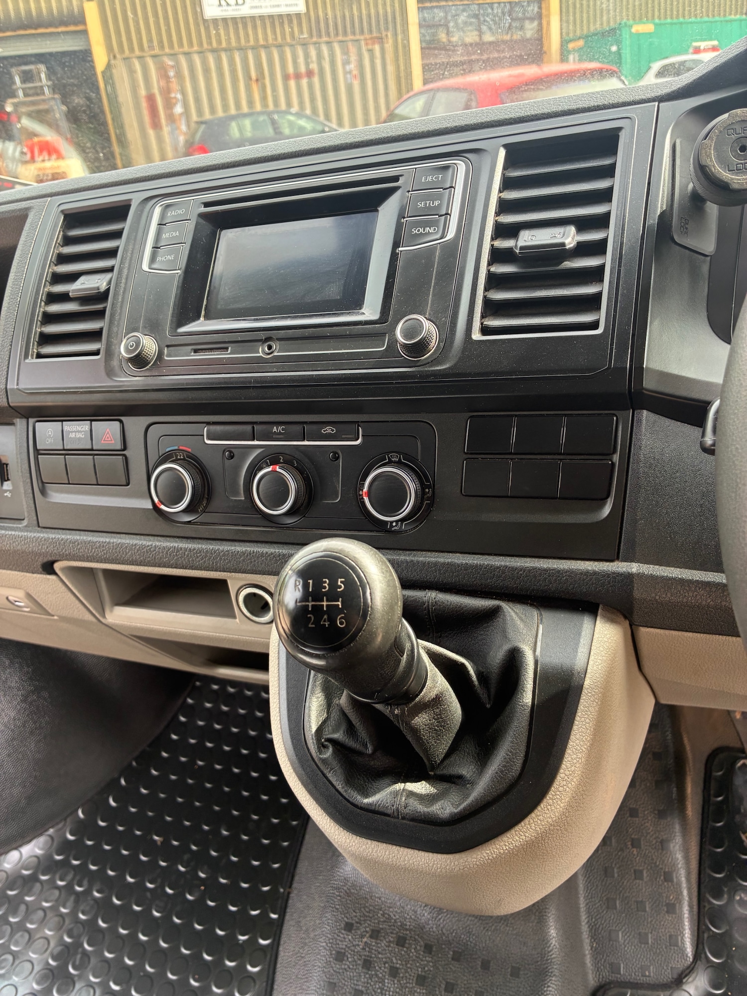 Used Volkswagen Transporter 2016 for sale - 78198739: Photo 9