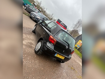 Used Toyota Yaris 2005 for sale - 77902779: Photo