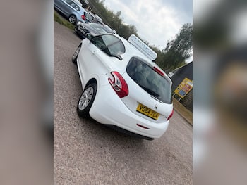 Used Peugeot 208 2014 for sale - 79637310: Photo