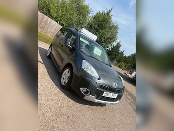 Used Peugeot Partner Tepee 2013 for sale - 79099857: Photo