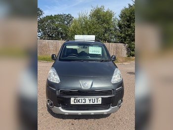 Used Peugeot Partner Tepee 2013 for sale - 79099857: Photo