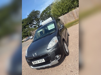 Used Peugeot Partner Tepee 2013 for sale - 79099857: Photo