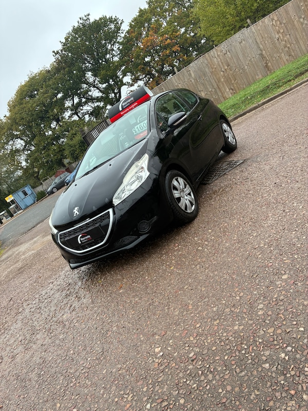 Used Peugeot 208 2012 for sale - 76255095: Photo 2
