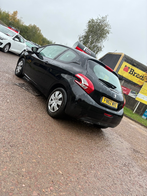 Used Peugeot 208 2012 for sale - 76255095: Photo 3