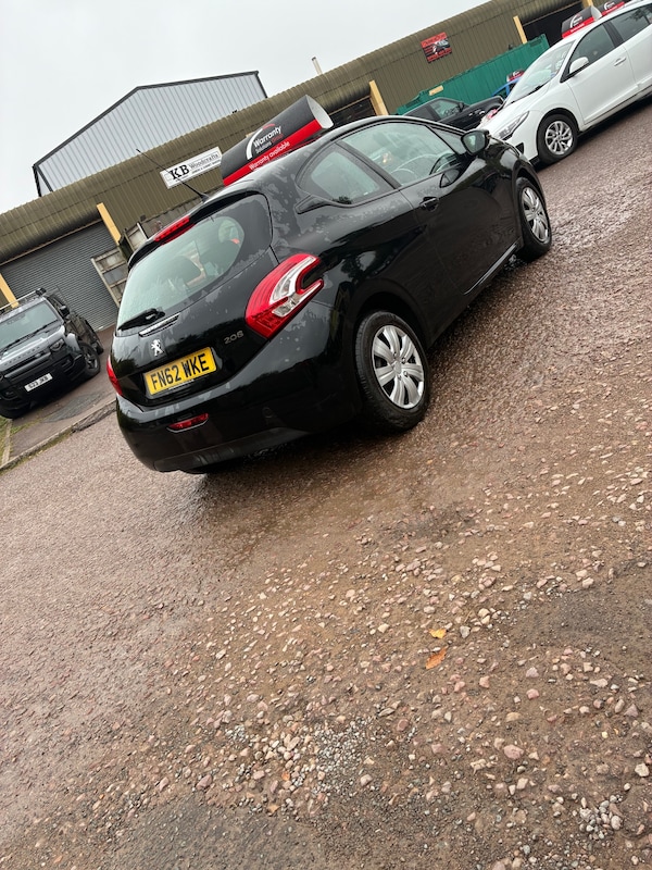 Used Peugeot 208 2012 for sale - 76255095: Photo 5