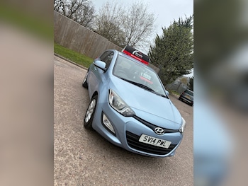 Used Hyundai i20 2014 for sale - 78239799: Photo