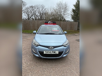 Used Hyundai i20 2014 for sale - 78239799: Photo