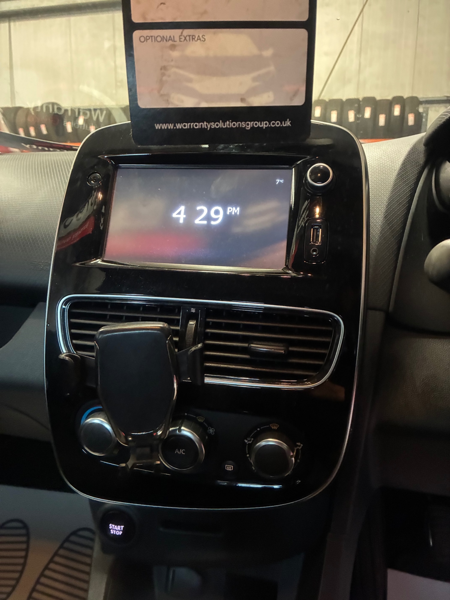 Used Renault Clio 2017 for sale - 77778084: Photo 8