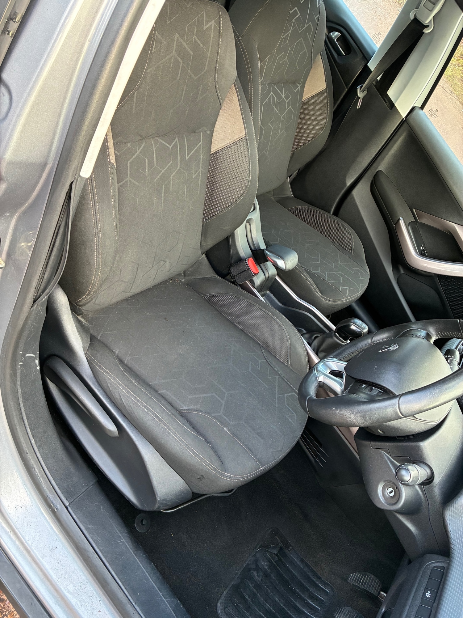 Used Peugeot 2008 2014 for sale - 77234075: Photo 11