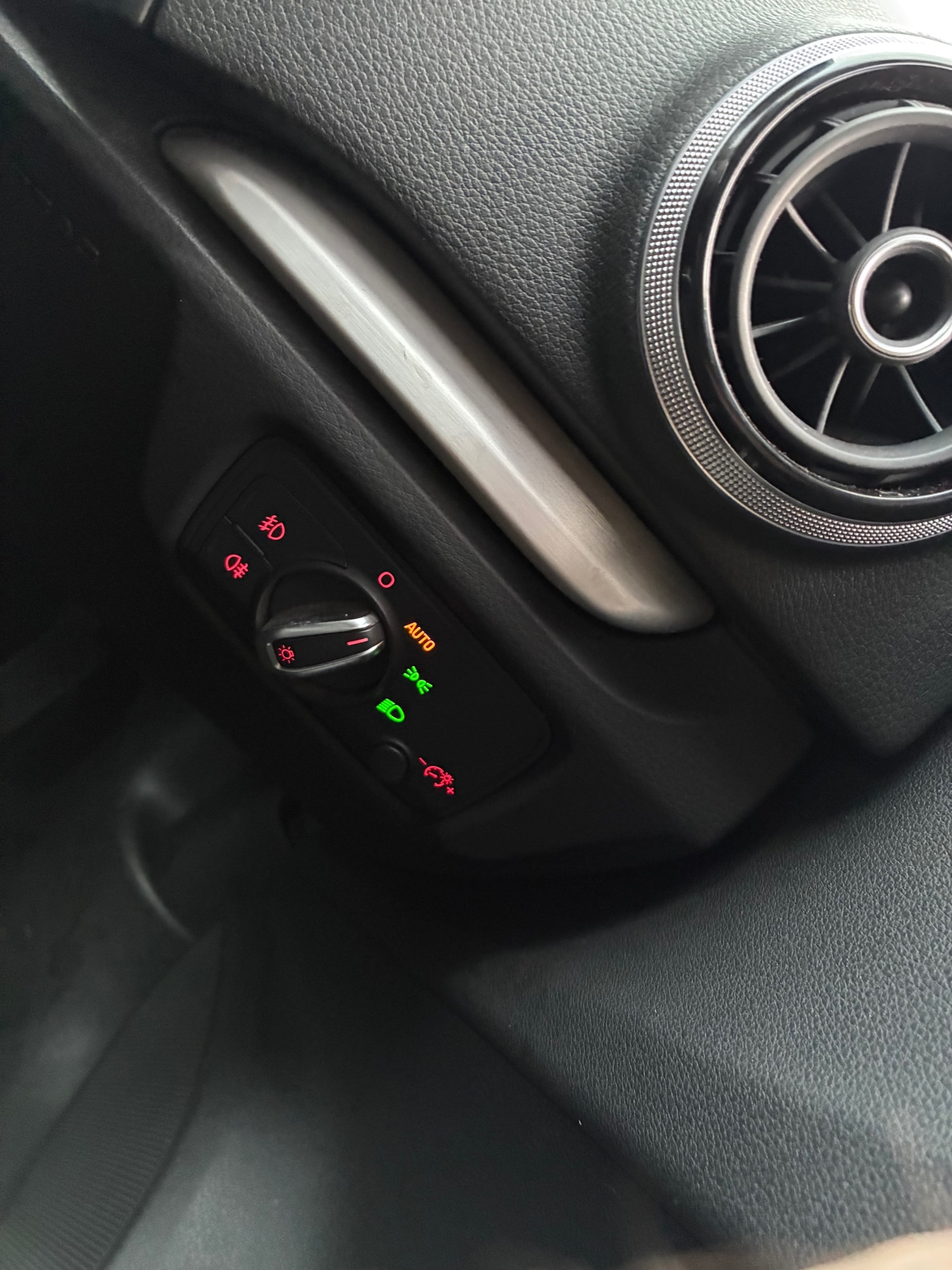 Used Audi A3 2014 for sale - 77071142: Photo 11