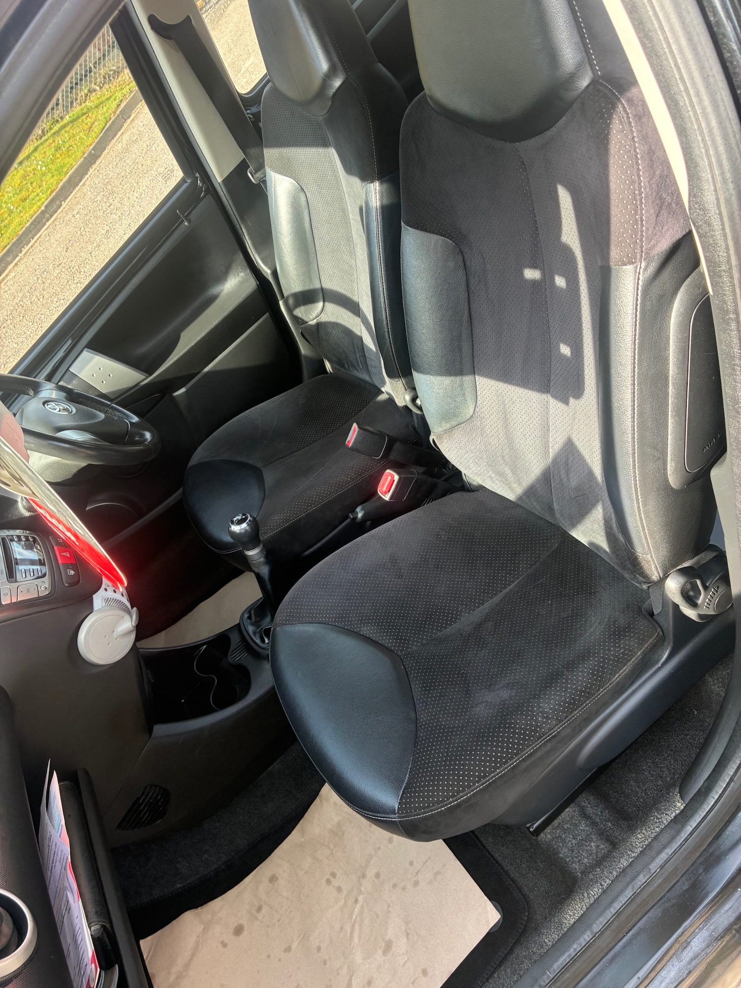 Used Toyota AYGO 2013 for sale - 78143765: Photo 11