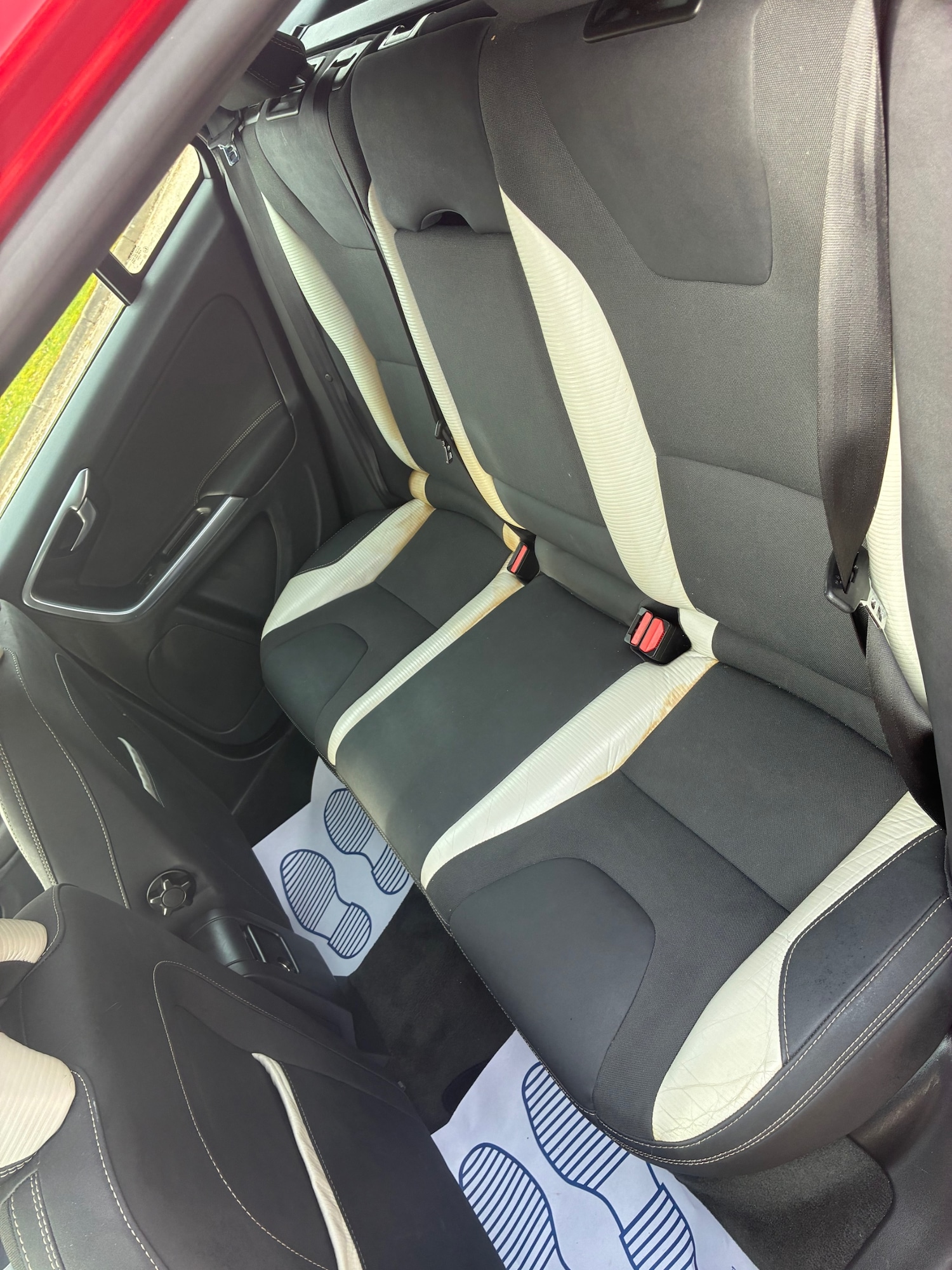 Used Volvo V60 2012 for sale - 77983473: Photo 11