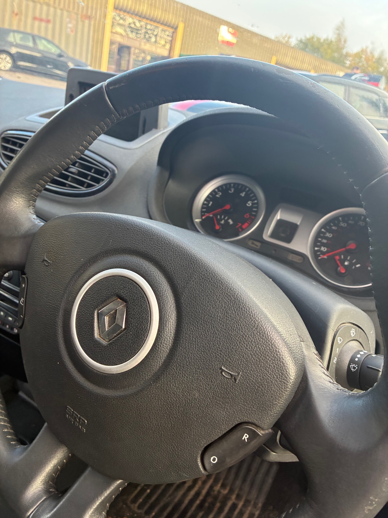 Used Renault Clio 2012 for sale - 76384285: Photo 10