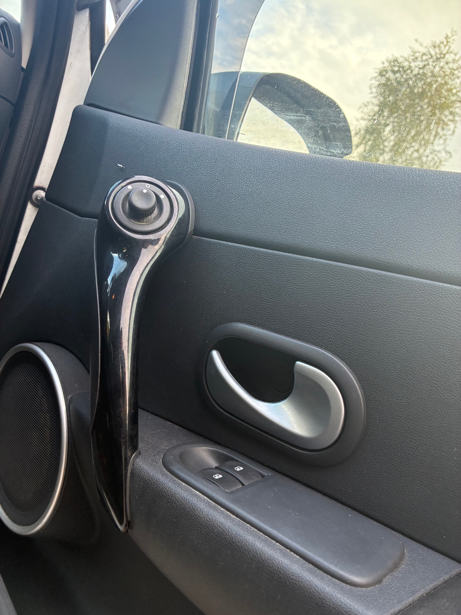 Used Renault Clio 2012 for sale - 76384285: Photo 15