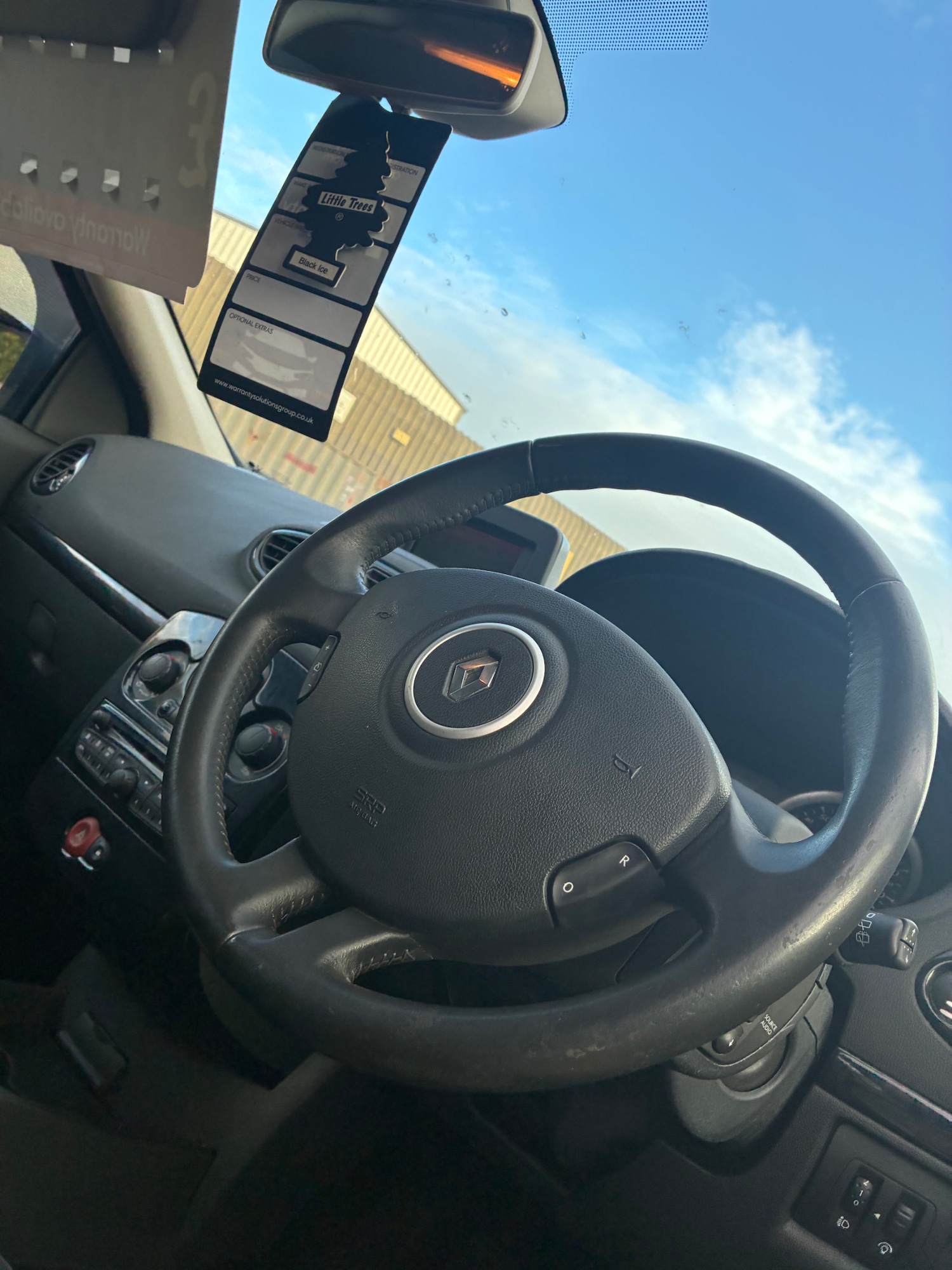 Used Renault Clio 2012 for sale - 76384285: Photo 9