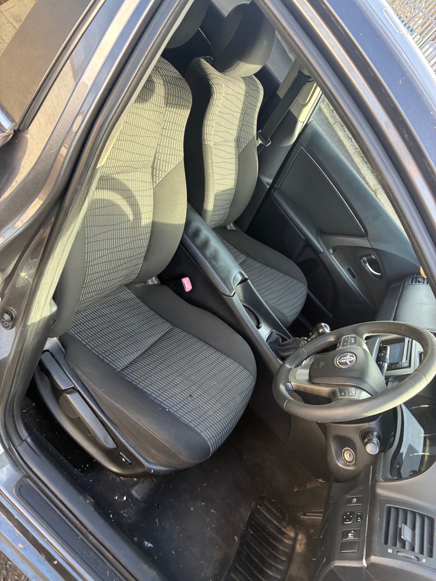 Used Toyota Avensis 2010 for sale - 77931911: Photo 9