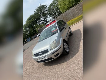Used Ford Fusion 2004 for sale - 78904948: Photo