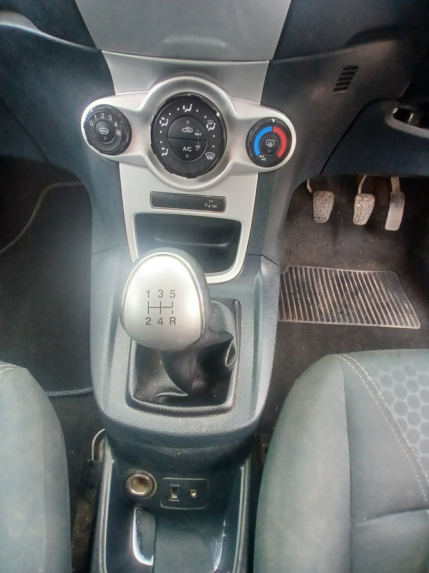 Used Ford Fiesta 2011 for sale - 78132165: Photo 8