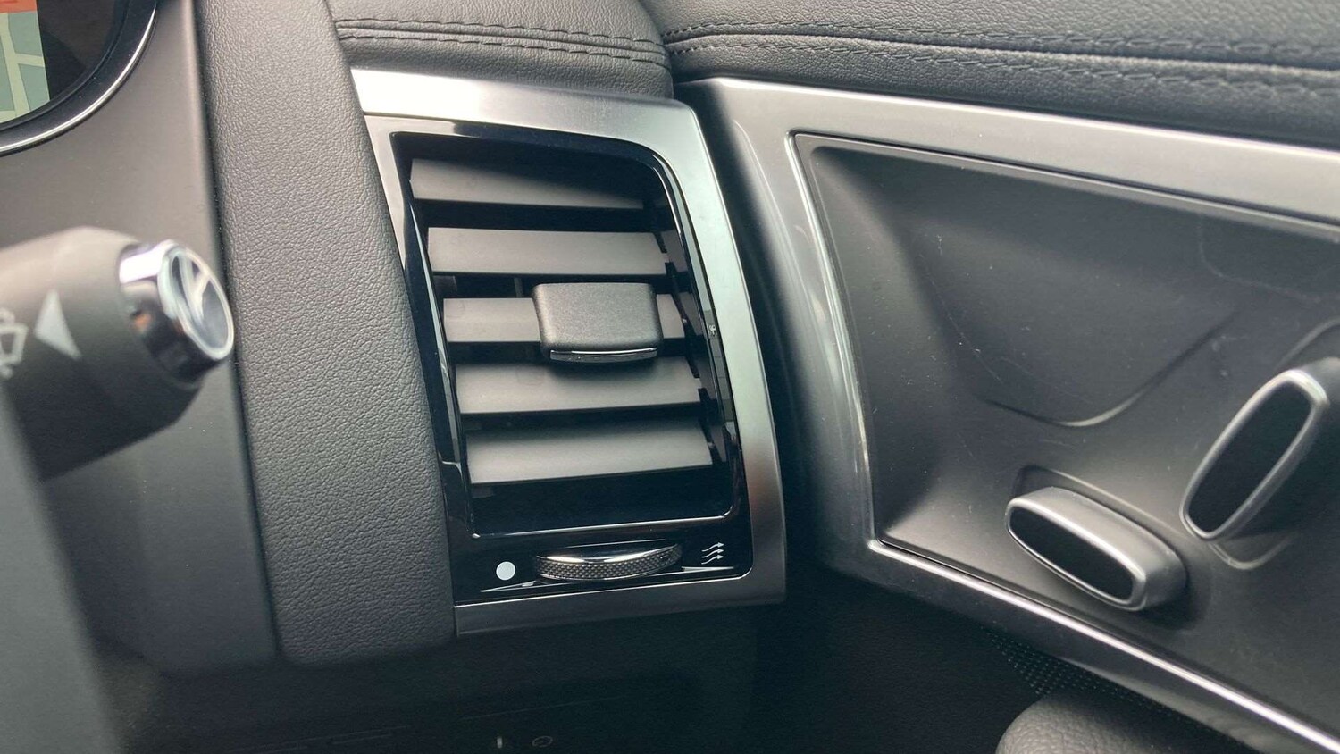 Used Jaguar F-Type 2024 for sale - 76460373: Photo 27