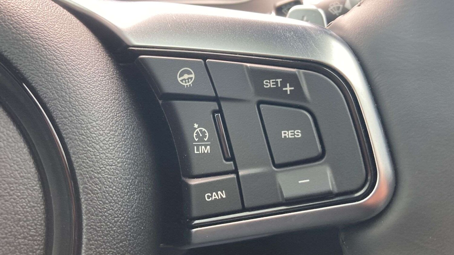 Used Jaguar F-Type 2024 for sale - 76460373: Photo 30