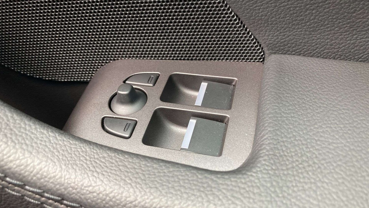 Used Jaguar F-Type 2024 for sale - 76460373: Photo 31