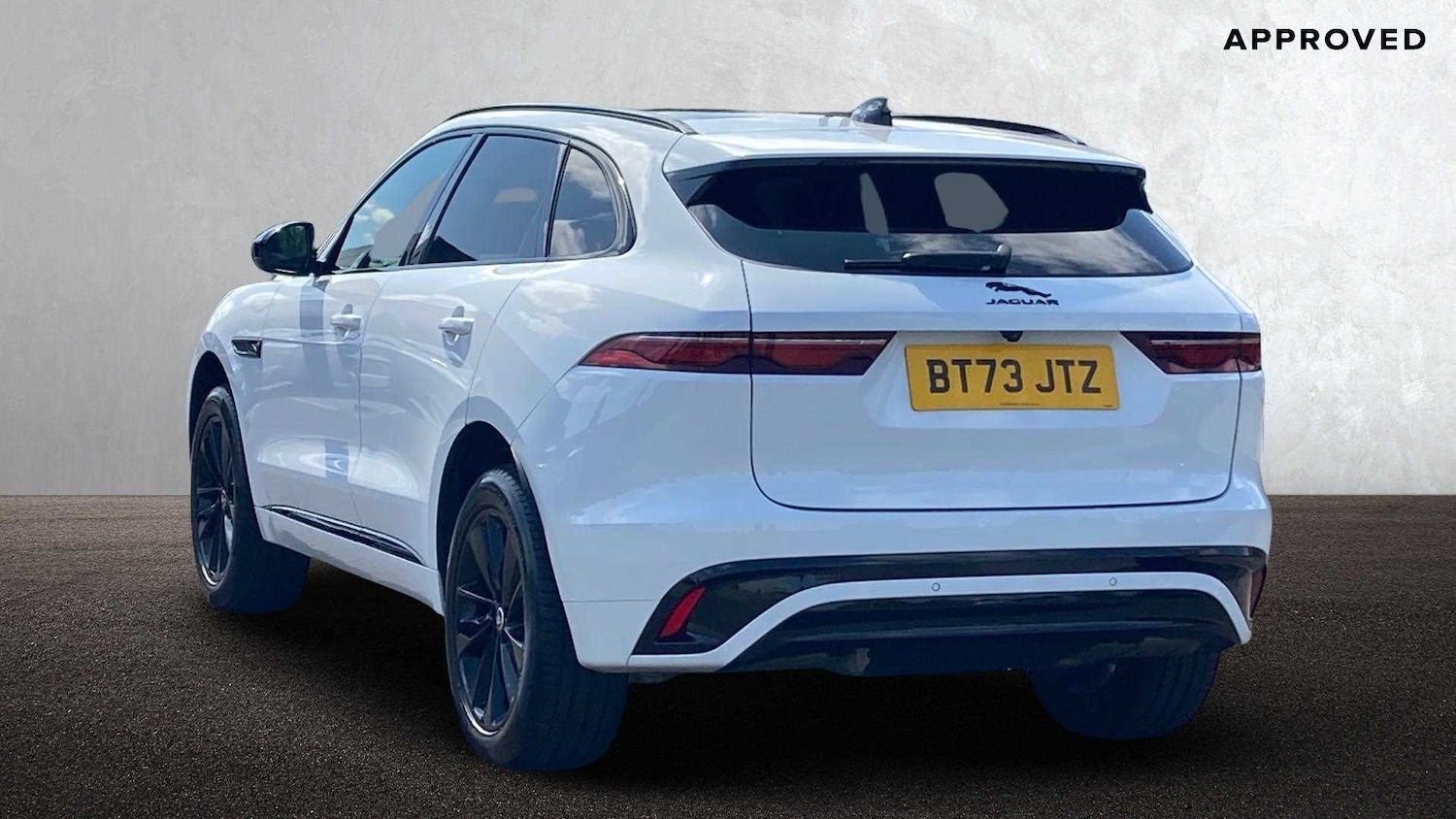 Used Jaguar F-Pace 2023 for sale - 76460007: Photo 2