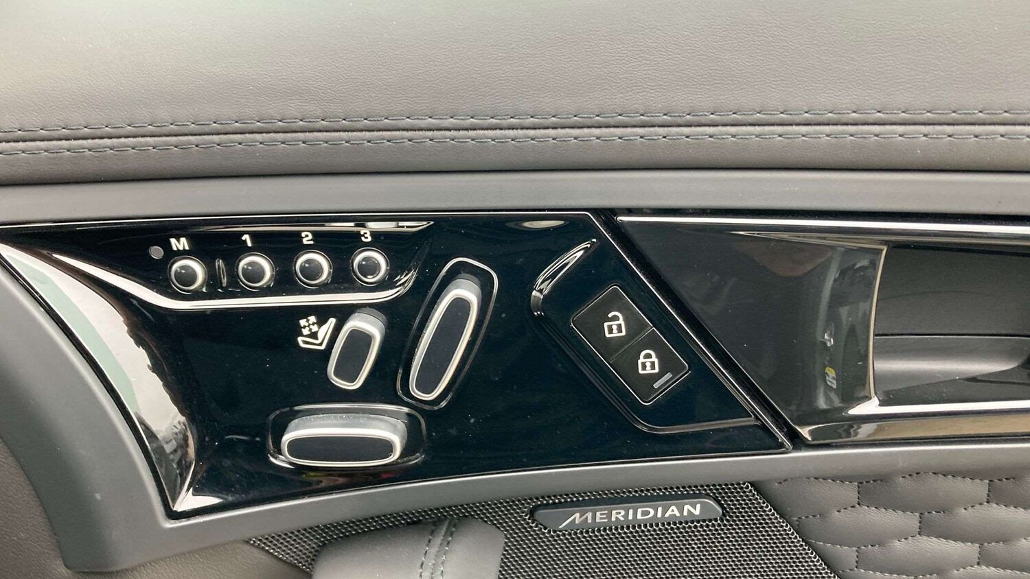 Used Jaguar F-Type 2023 for sale - 76460231: Photo 25