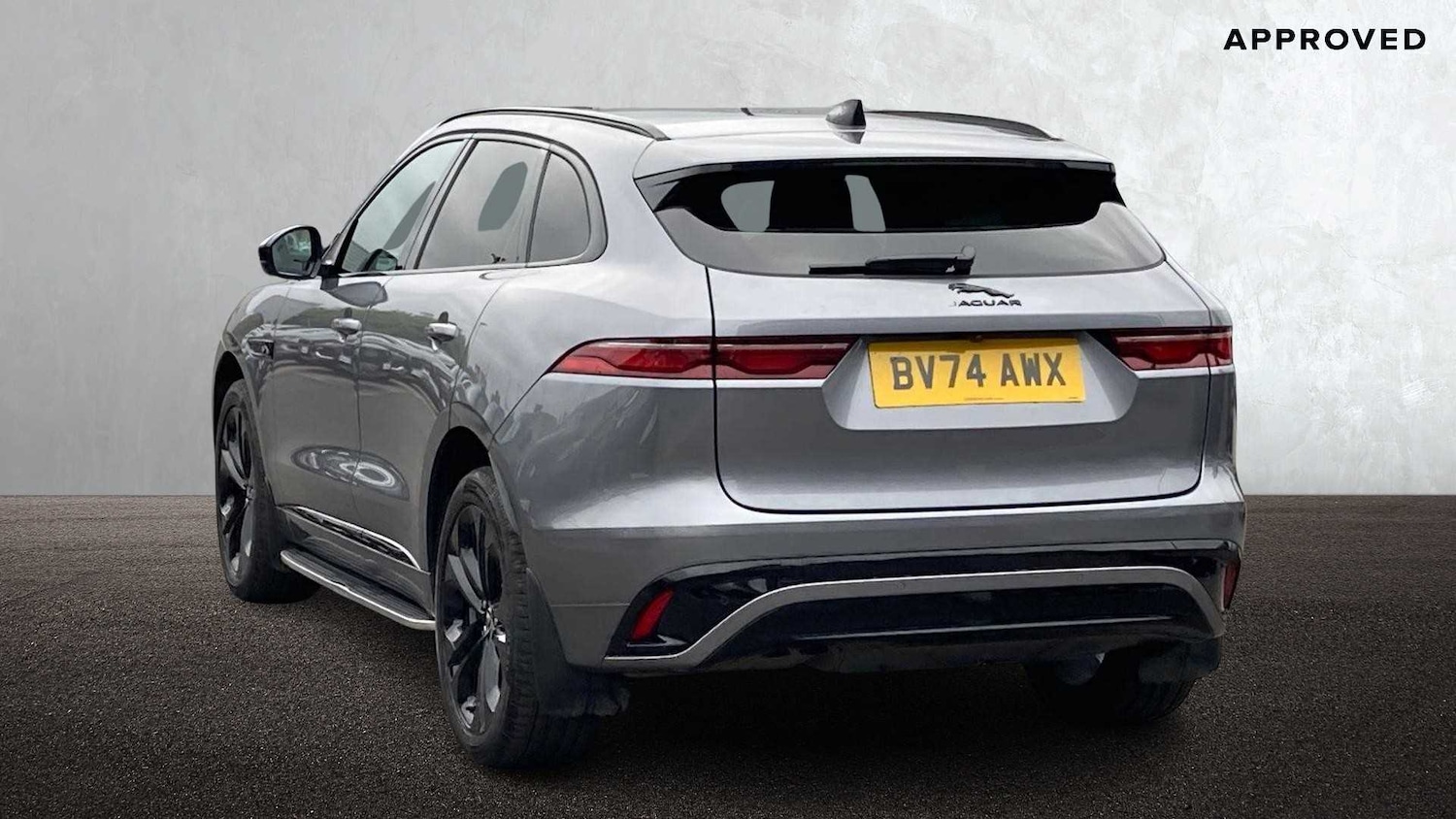 Used Jaguar F-Pace 2024 for sale - 76460421: Photo 2