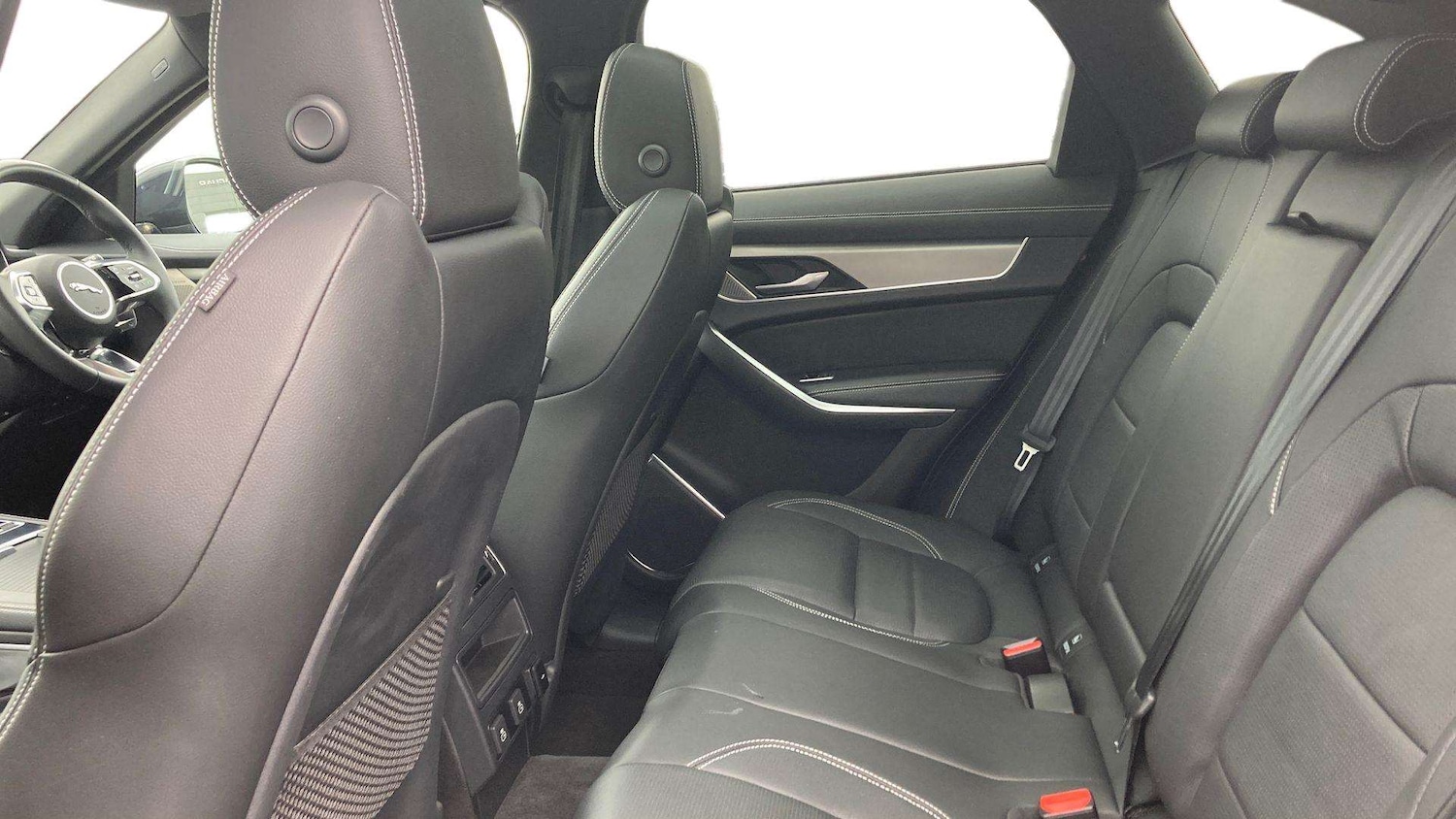 Used Jaguar F-Pace 2024 for sale - 76460294: Photo 4