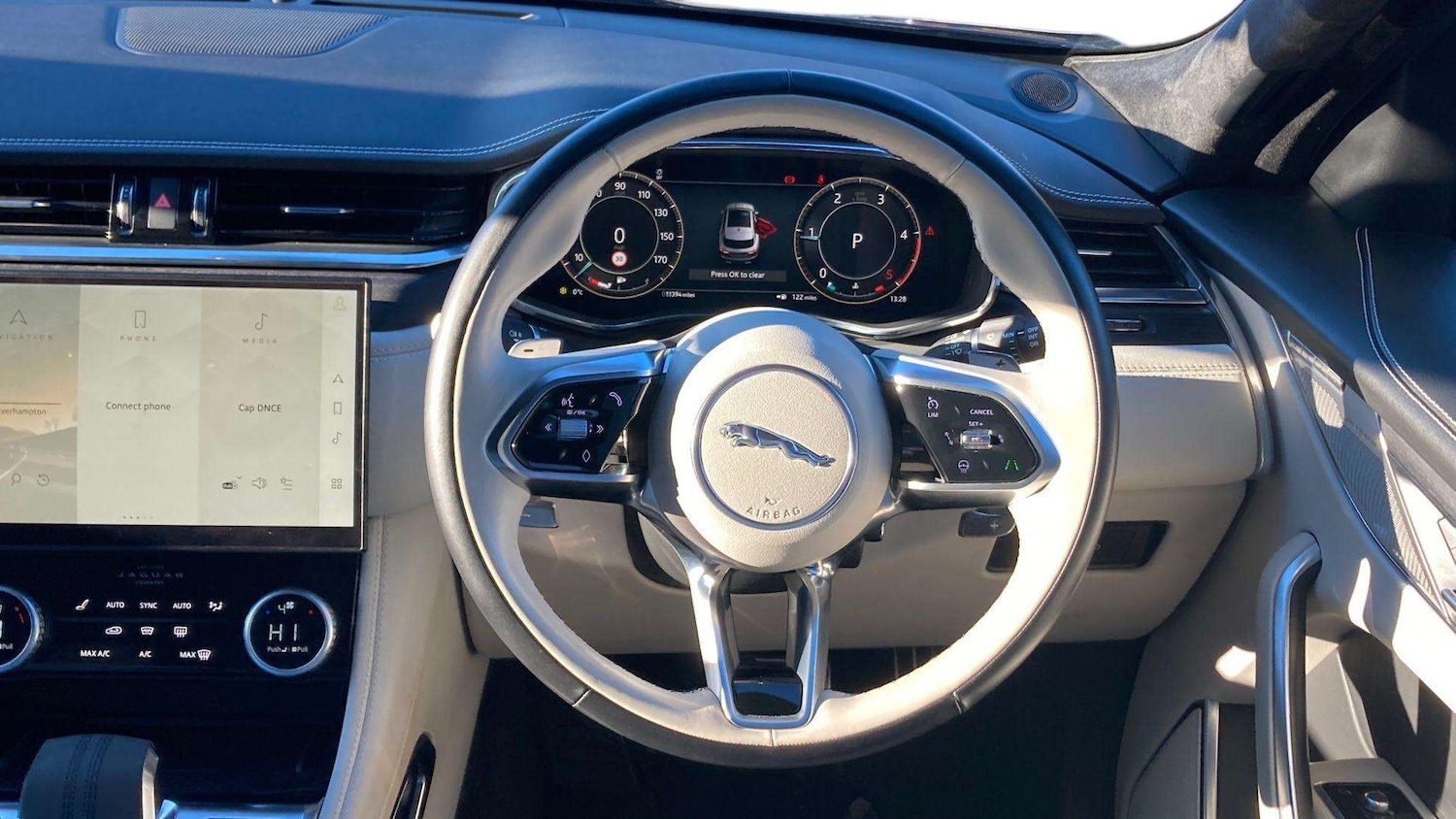 Used Jaguar F-Pace 2023 for sale - 77158392: Photo 15