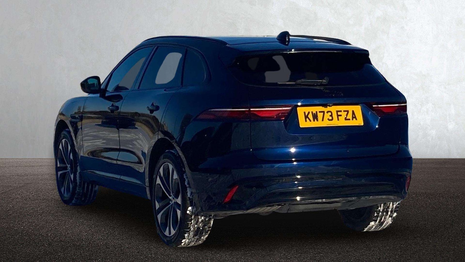 Used Jaguar F-Pace 2023 for sale - 77158392: Photo 2