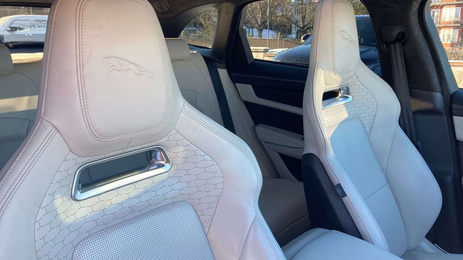 Used Jaguar F-Pace 2023 for sale - 77158392: Photo 32