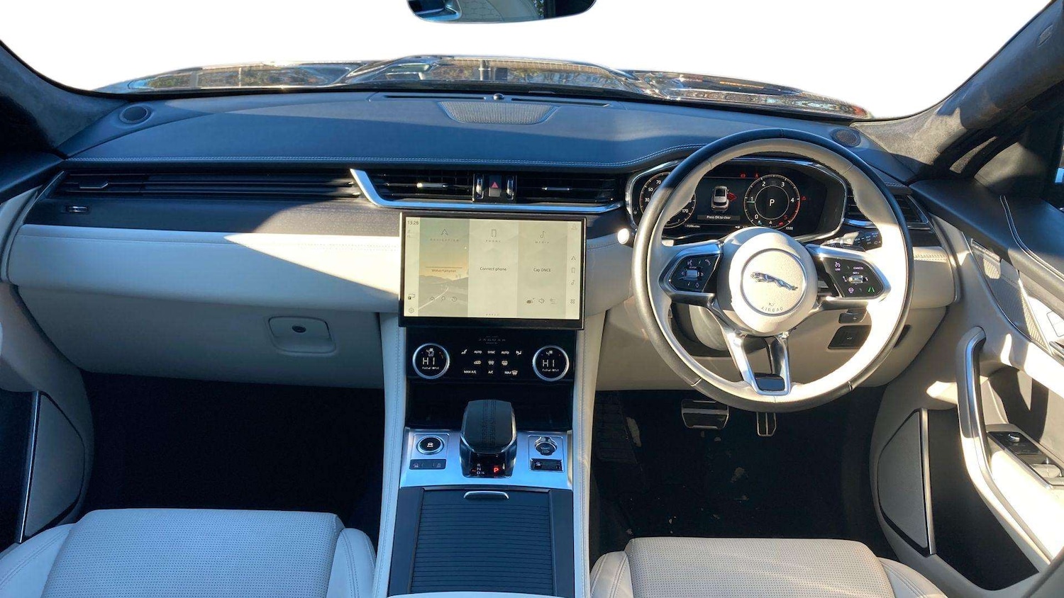 Used Jaguar F-Pace 2023 for sale - 77158392: Photo 9